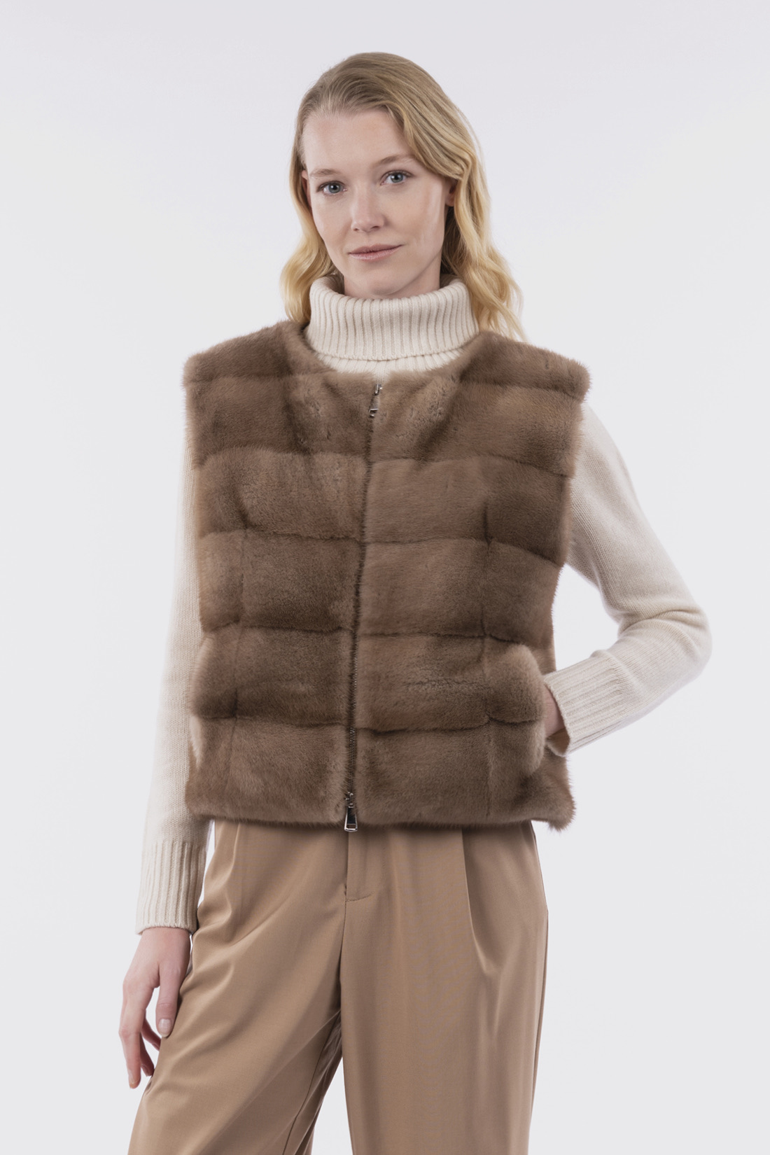 Gilet corto con zip e Visone