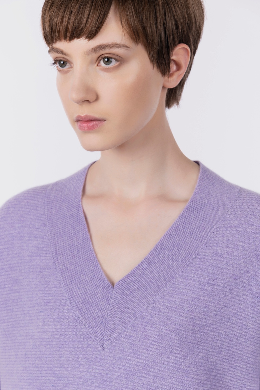 Pullover V coste orizzontali - immagine 3