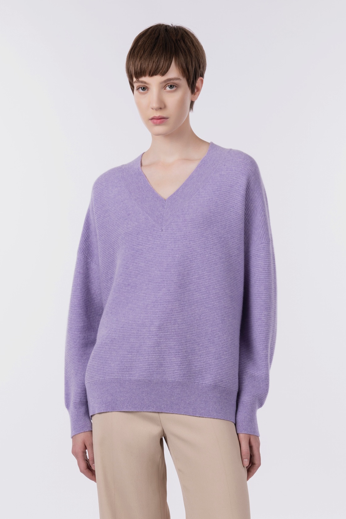 Pullover V coste orizzontali