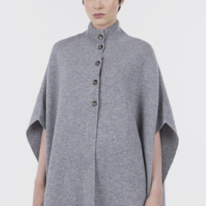 Poncho con bottoni